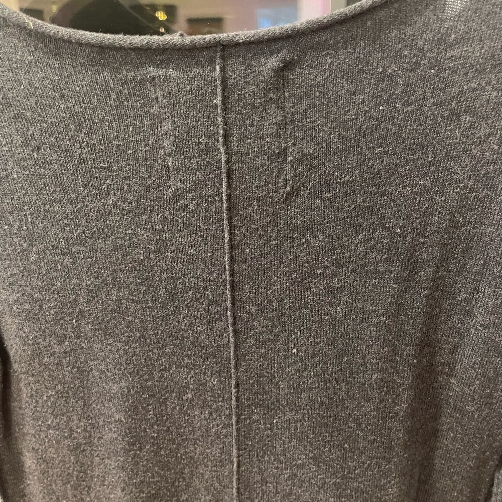 American Eagle Charcoal Gray Lightweight Sweater. - Picture 4 of 9